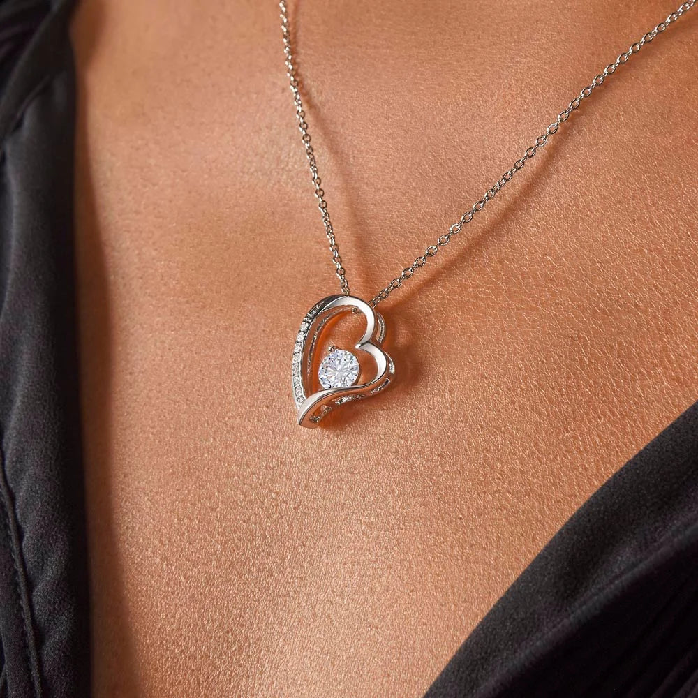 Collier cœur argent Givelove porté – détail du pendentif